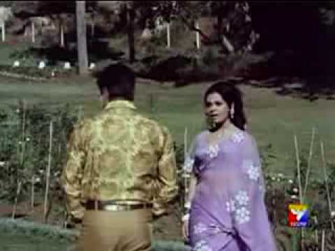 Watch MAIN TERE ISAQ MEIN - MUMTAZ AND DHARMENDRA -  LATA - Superhit Old Song Video