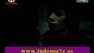 Watch D' Masiv - Di antara Kalian Video