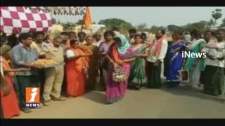 Watch AP Transport Officers Sends Food To TS Govt On Devotees Padayatra To Badradri | iNews Video