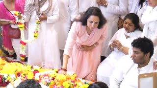 Watch Bollywood Celebs At Composer Ravindra JainÃ¢â‚¬â„¢s Funeral Video