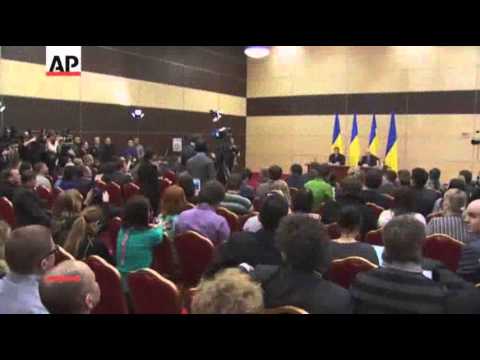 Watch Ukraine Says Russia Moves in on Airports, Base News Video Video