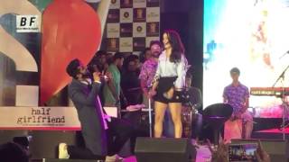 Watch Arjun Kapoor Proposes Shraddha Kapoor On Stage In Front Of Fans Video