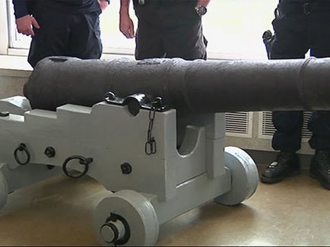 Watch 18th Century Cannon on Display in Detroit News Video Video