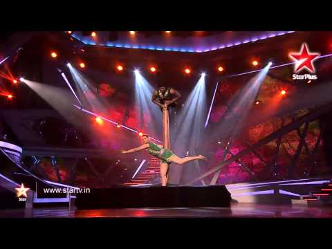 Watch Nach Baliye 6 - 4th January 2014 - Vinod and Raksha perform a pole malkham dance Video