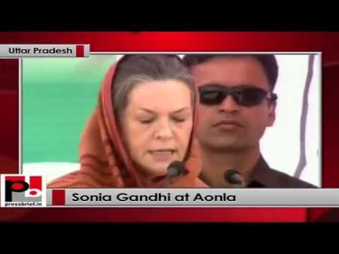 Watch Sonia Gandhi's public rally in Aonla, (Uttar Pradesh) Video