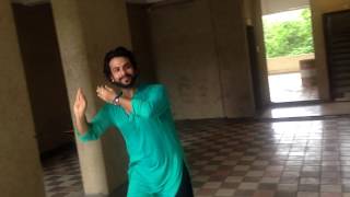 Watch Soja Zara- Bahubali 2 (Devesh Mirchandani) Part 2 Video