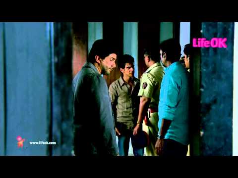 Watch Khauff Begins- Ringa Ringa Roses - 28th December 2013 - Ep 9 Video