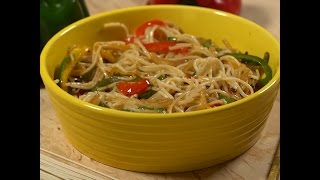 Watch Veg Hakka Noodles Video