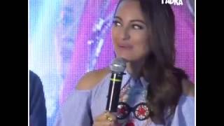 Watch What Sonakshi Sinha asks his dad & Salman Khan as journalist? Video