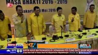 Watch Kader Golkar Punya Hak Sama Besarkan Partai Video