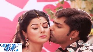 Watch Mijaj Tohar Gil Rahata | Suhaag | Pawan Singh | Smriti Sinha | Bhojpuri Hot Song Video