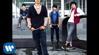 Watch DE' MEISES - Biar Saja (Official Lyric Video) Video