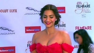 Watch Bollywood Actress Sonam Kapoor Oops Moment Video