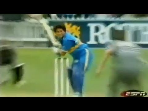 Watch 16 Year old Sachin Tendulkar VS Sir Richard Hadlee EPIC ENCOUNTER - Cricket Classic Video Video