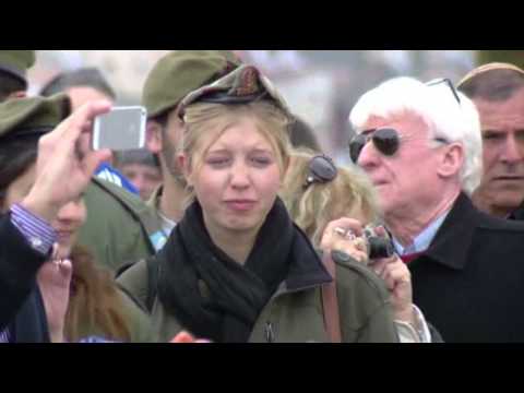 Watch Israelis Pay Respects to Sharon News Video Video