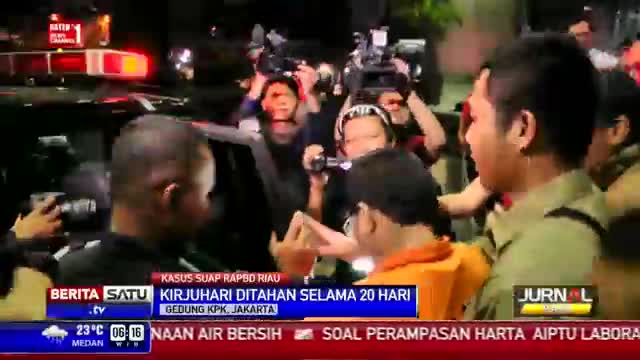 Watch Suap RAPBD Riau 2014, KPK Tahan Ahmad Kirjuhari Video