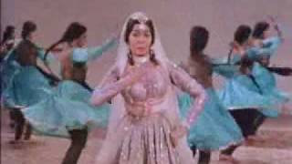 Watch Mohabbat ko Yehan ta Aaj ke Insaan le Aaye - Mere Mehboob(1963) - Lata Mangeshkar - {Old Is Gold} Video