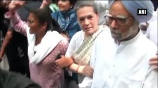 Watch Congress holds 'Save Democracy' march against BJP, Sonia, Rahul detained, released later Video