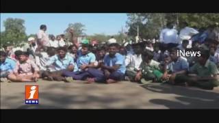 Watch Sye Movie Scene Repeats In Sunnipenta | Students Fight Against Govt For Playground | iNews Video