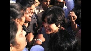 Watch Shani Shingnapur row- Women activists in talks with trustees seeking entry - News Video Video