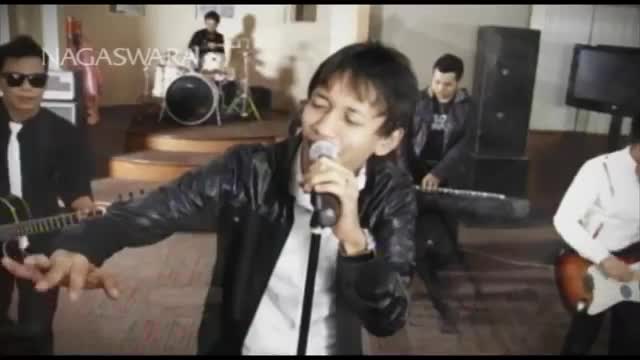 Watch Dadali - Kau Yang Menghilang (Official Music Video) Video