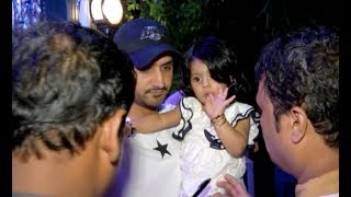 Watch Cricketer Harbhajan Singh's daughter gets irritate from camera flashes Video