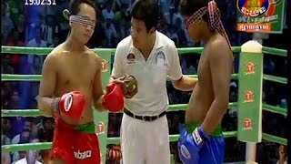 Watch Video Lucu - Tinju Dengan Mata Tertutup Video