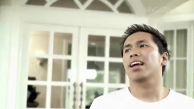 Watch Kerispatih - Tak Lekang Oleh Waktu (Official Music Video) Video