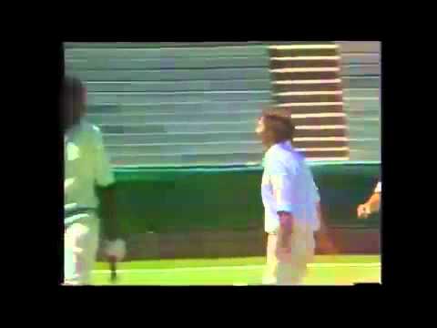 Watch Denis Lillee Bounces OUT JOEL GARNER in World Series Cricket 1977 - Cricket Classic Video Video
