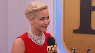 Watch Jennifer Lawrence Reveals What Amy Schumer Whispered To Her During Golden Globes Win! Video