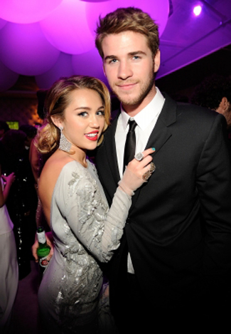 Free Download Miley Cyrus Got Engaged To Actor Liam Hemsworth 421 Wallpaper HD FREE (Download 421 HD wallpaper FREE)