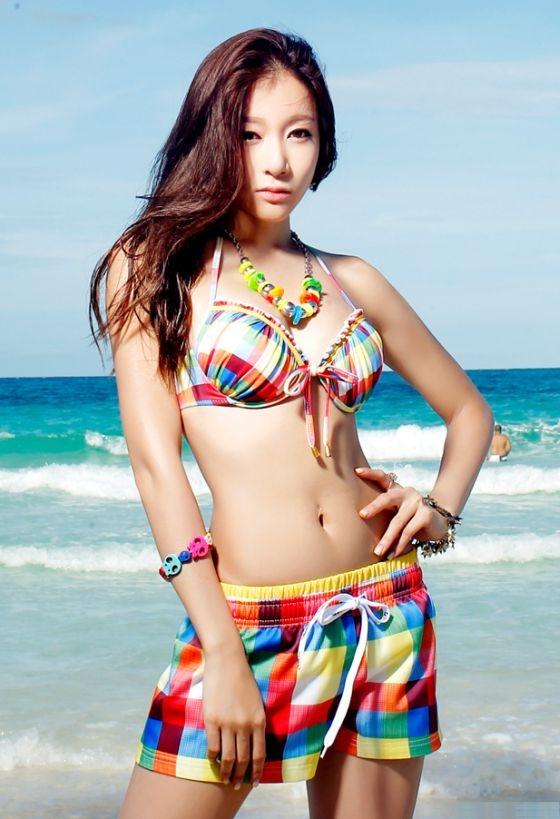 Download Korean Girl Han Ji Eun - Beach Bikini And Beachwear Wallpaper HD FREE