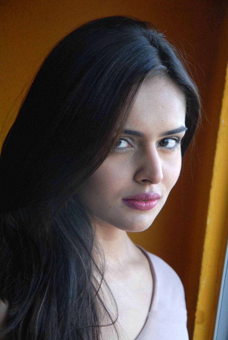 Free Download Nathalia Kaur Wallpapers, Images, Pictures 2013 224 Wallpaper HD FREE (Download 224 HD wallpaper FREE)