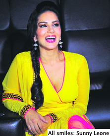 Free Download Sunny Leone too wished to be on the big screen. And, she is happy she got a chance! 737 Wallpaper HD FREE (Download 737 HD wallpaper FREE)