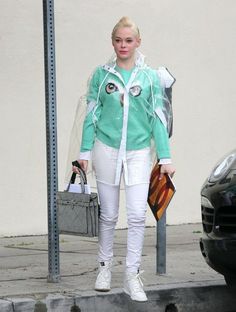Free Download Doesn't Rose McGowan look oh-so-adorable? 927 Wallpaper HD FREE (Download 927 HD wallpaper FREE)