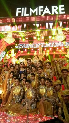 Free Download Madhuri Dixit rehearsing for 59th Idea Filmfare Awards 2014. 843 Wallpaper HD FREE (Download 843 HD wallpaper FREE)