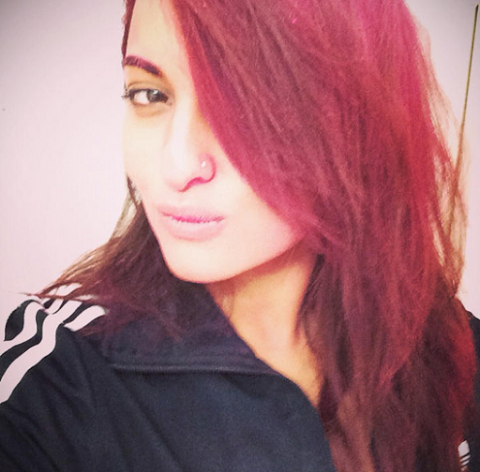 Free Download Sonakshi Sinha dont celebrate valentines day! but doesn't mean my hair cant! Ok dont panic its only gulaal from last nites shoot.Will wash off. 747 Wallpaper HD FREE (Download 747 HD wallpaper FREE)