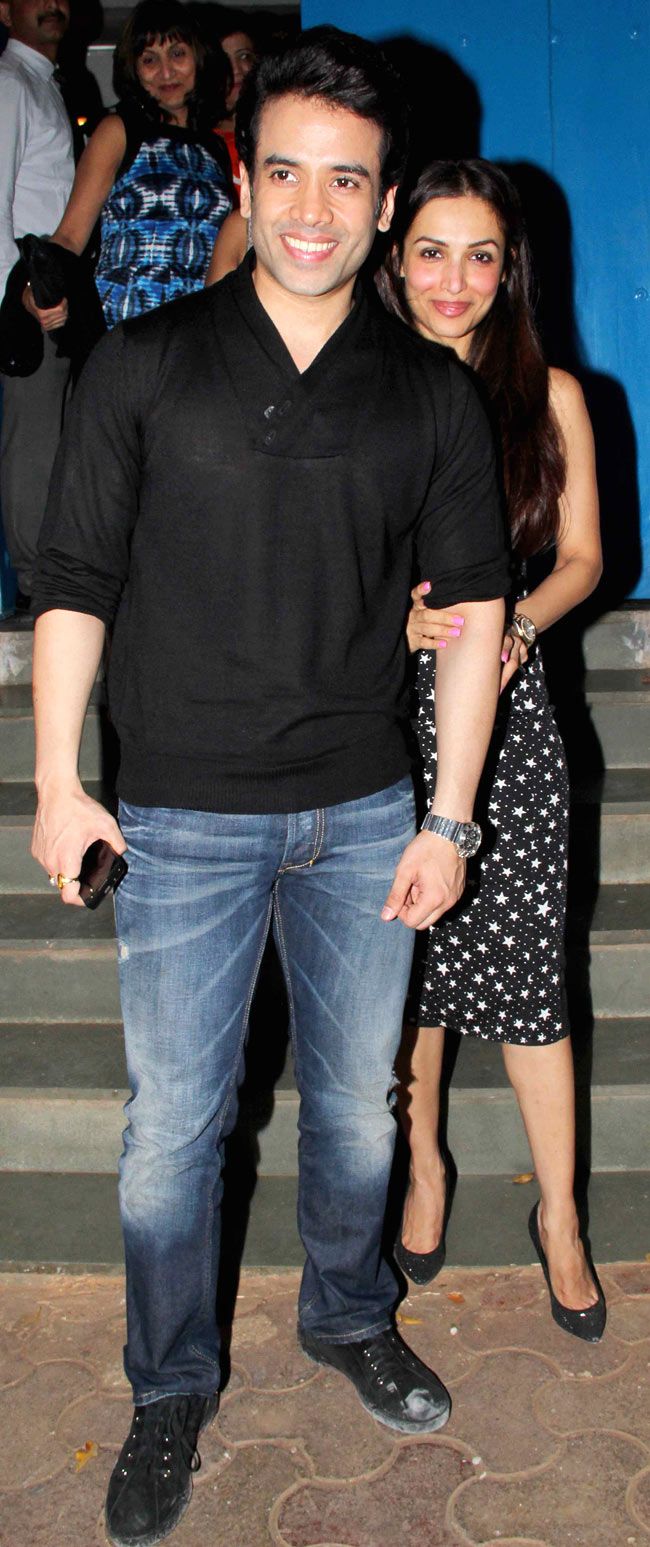 Free Download Tusshar Kapoor with Malaika Arora Khan at Sophie Choudry's birthday bash 451 Wallpaper HD FREE (Download 451 HD wallpaper FREE)