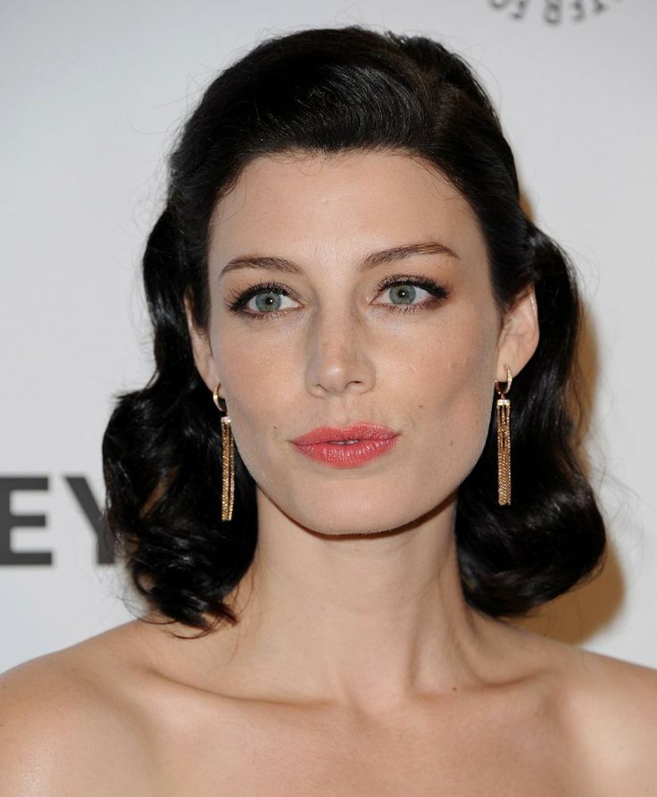 Free Download Jessica Pare's vixen waves and petal pink lips 854 Wallpaper HD FREE (Download 854 HD wallpaper FREE)