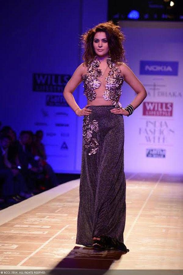 Free Download Ankita Shorey turned showstopper for designer Rina Dhaka at the Wills Lifestyle India Fashion 2014. 927 Wallpaper HD FREE (Download 927 HD wallpaper FREE)