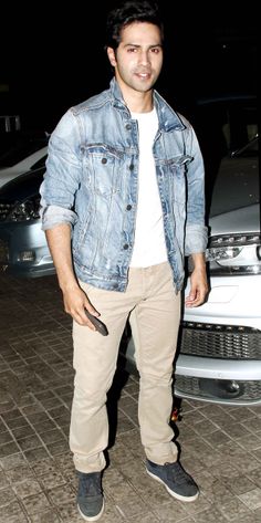 Download Varun Dhawan at the special screening of 'Main Tera Hero'. Wallpaper HD FREE