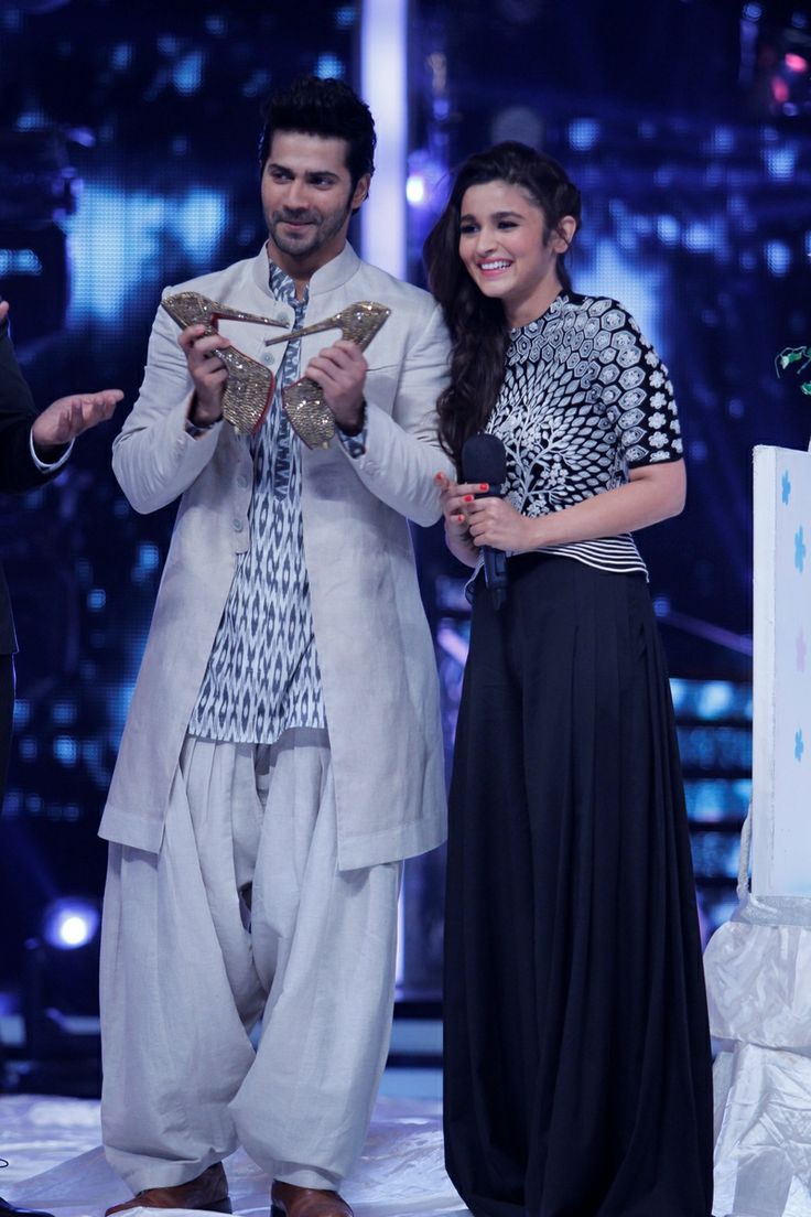 Download Varun Dhawan & Alia Bhatt promote 'Humpty Sharma Ki Dulhania' on Jhalak Dikhhla Jaa 7. Wallpaper HD FREE