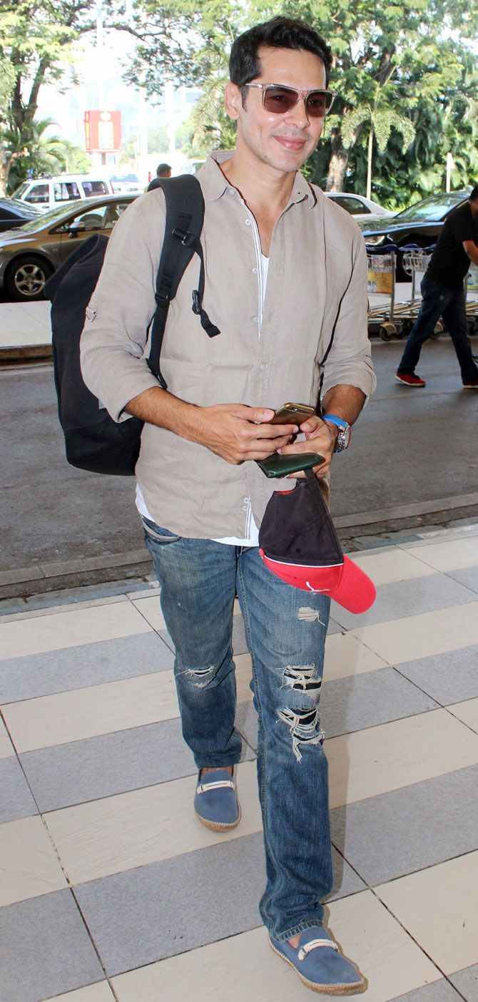 Free Download Dino Morea at Mumbai airport. 915 Wallpaper HD FREE (Download 915 HD wallpaper FREE)
