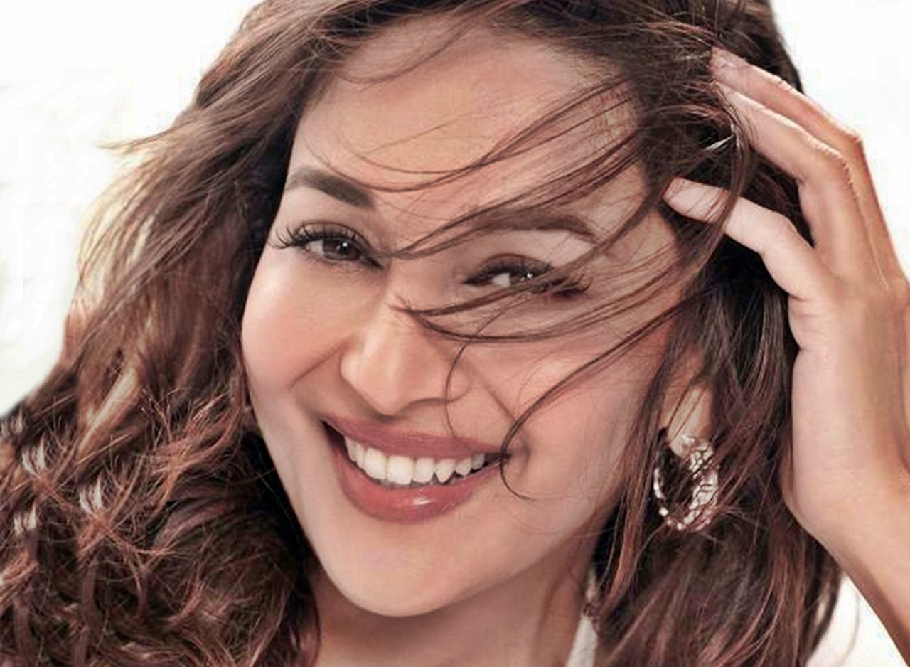 Free Download Madhuri Dixit Photoshot of FLying Hair 224 Wallpaper HD FREE (Download 224 HD wallpaper FREE)